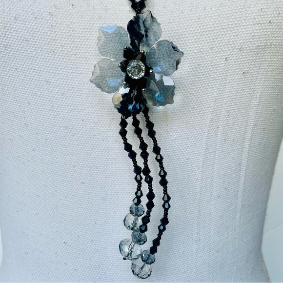 Elegant Black and Silver Glass Necklace - Picture 2 of 3